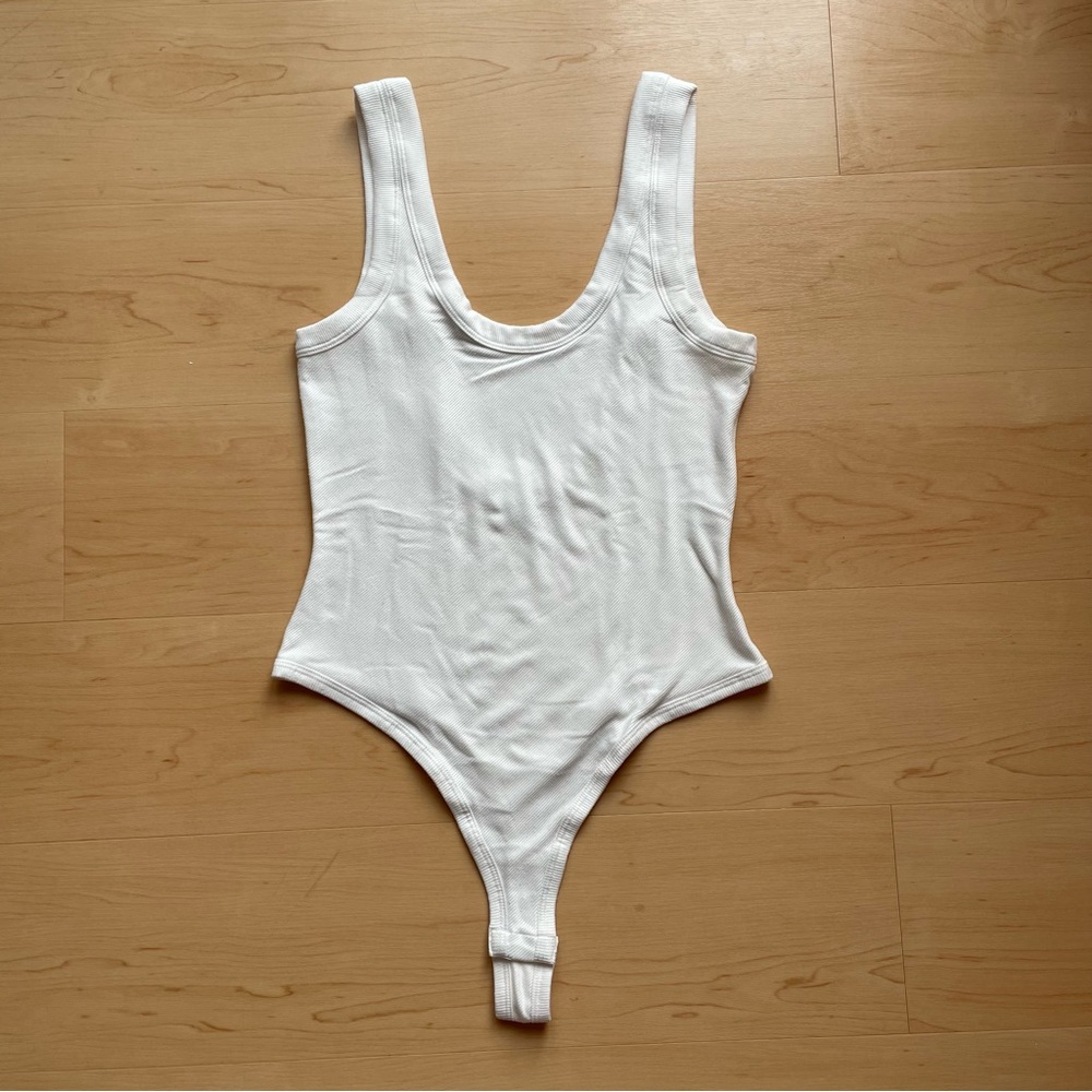 Uniqlo White Ribbed Sleeveless Bodysuit